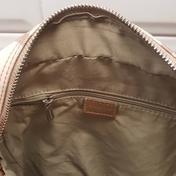 🎉Host Pick🎉 BURBERRY Candy Nova Shoulder Bag - Picture 7 of 8